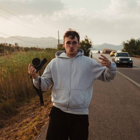 F824D64F-5260-40B7-8e63C-FF9757077090